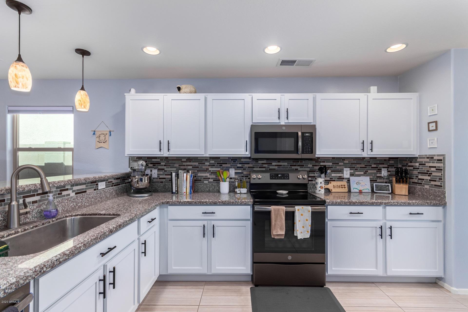 1884 West Expressman Street Apache Junction, AZ 85120 - Photo 4 of 22 0008-Expressman 8