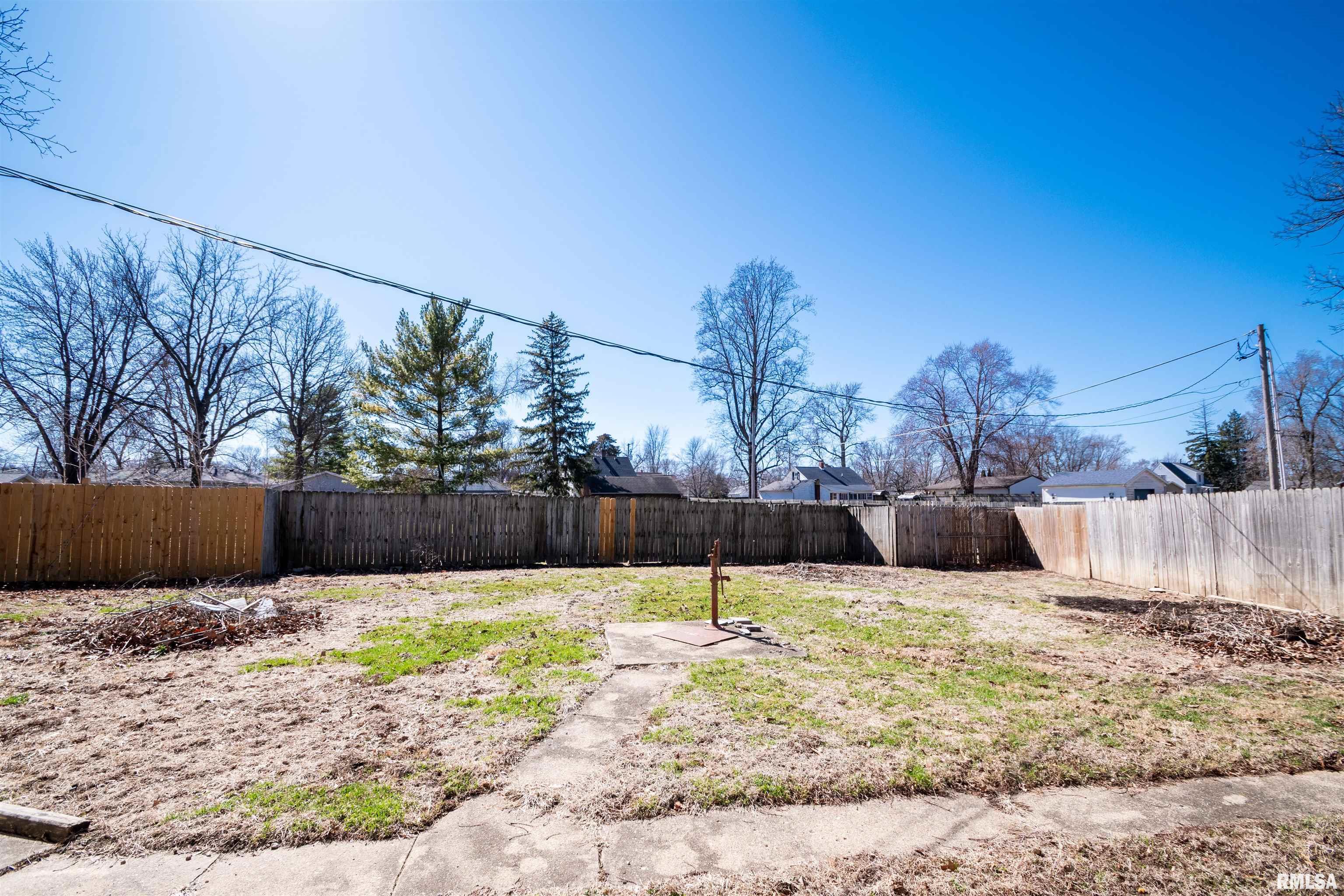 3500 Bloomington Road East Peoria, IL 61611 - Photo 3 of 33