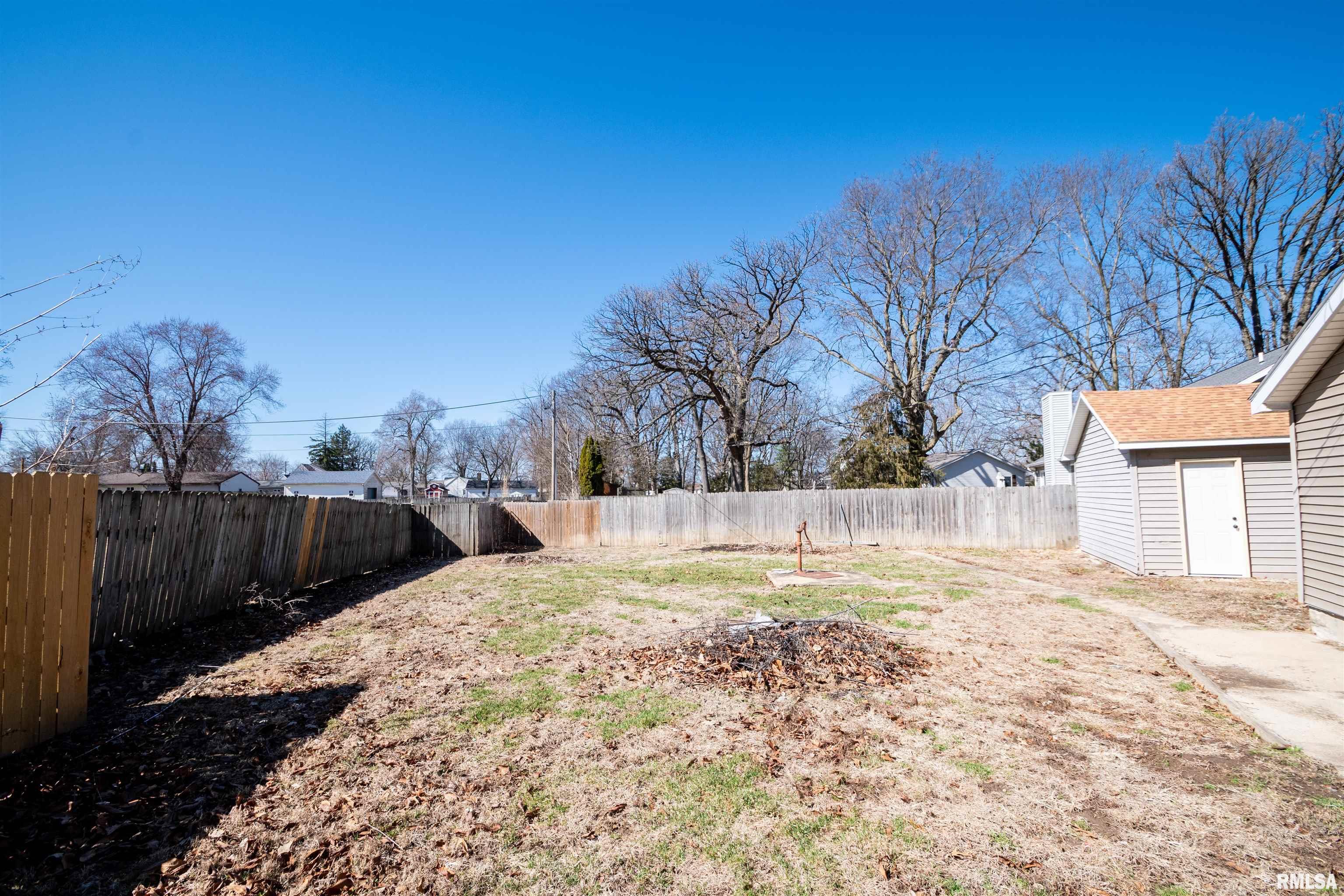 3500 Bloomington Road East Peoria, IL 61611 - Photo 6 of 33