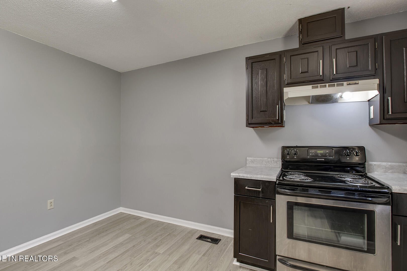 3701 Stephens Road Northeast Cleveland, TN 37312 - Photo 11 of 43 31_StephensRoadNE_3701_R_Eat-InKitchen03
