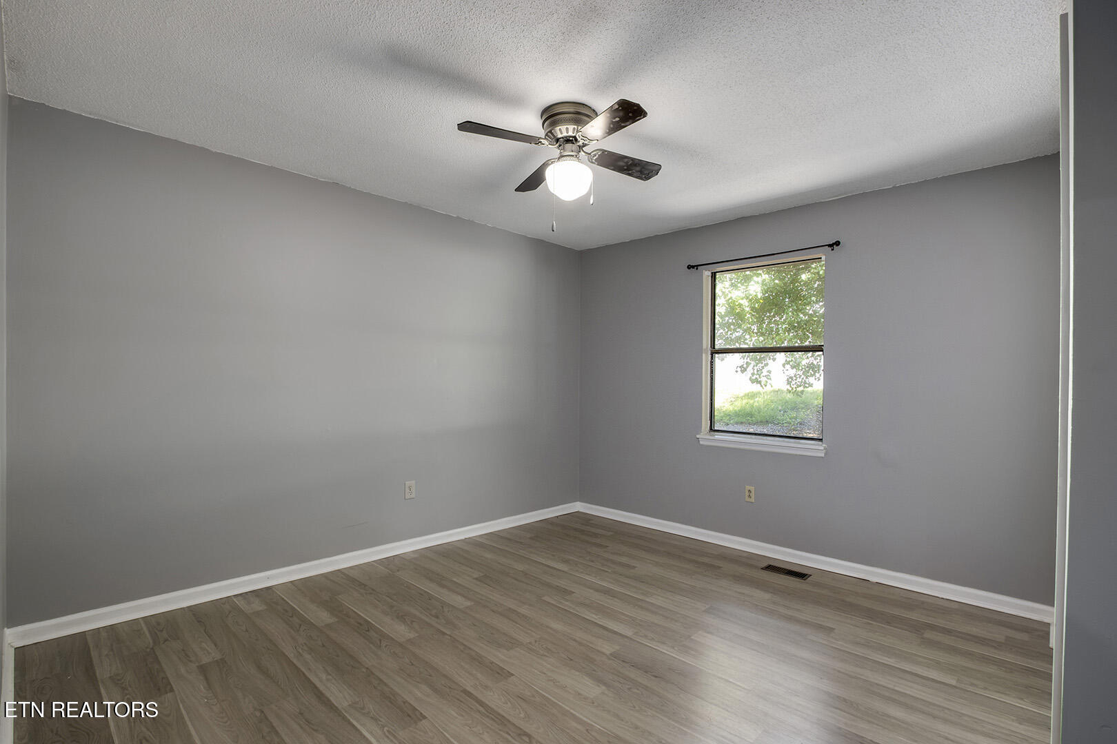 3701 Stephens Road Northeast Cleveland, TN 37312 - Photo 14 of 43 34_StephensRoadNE_3701_R_Bedroom1_01