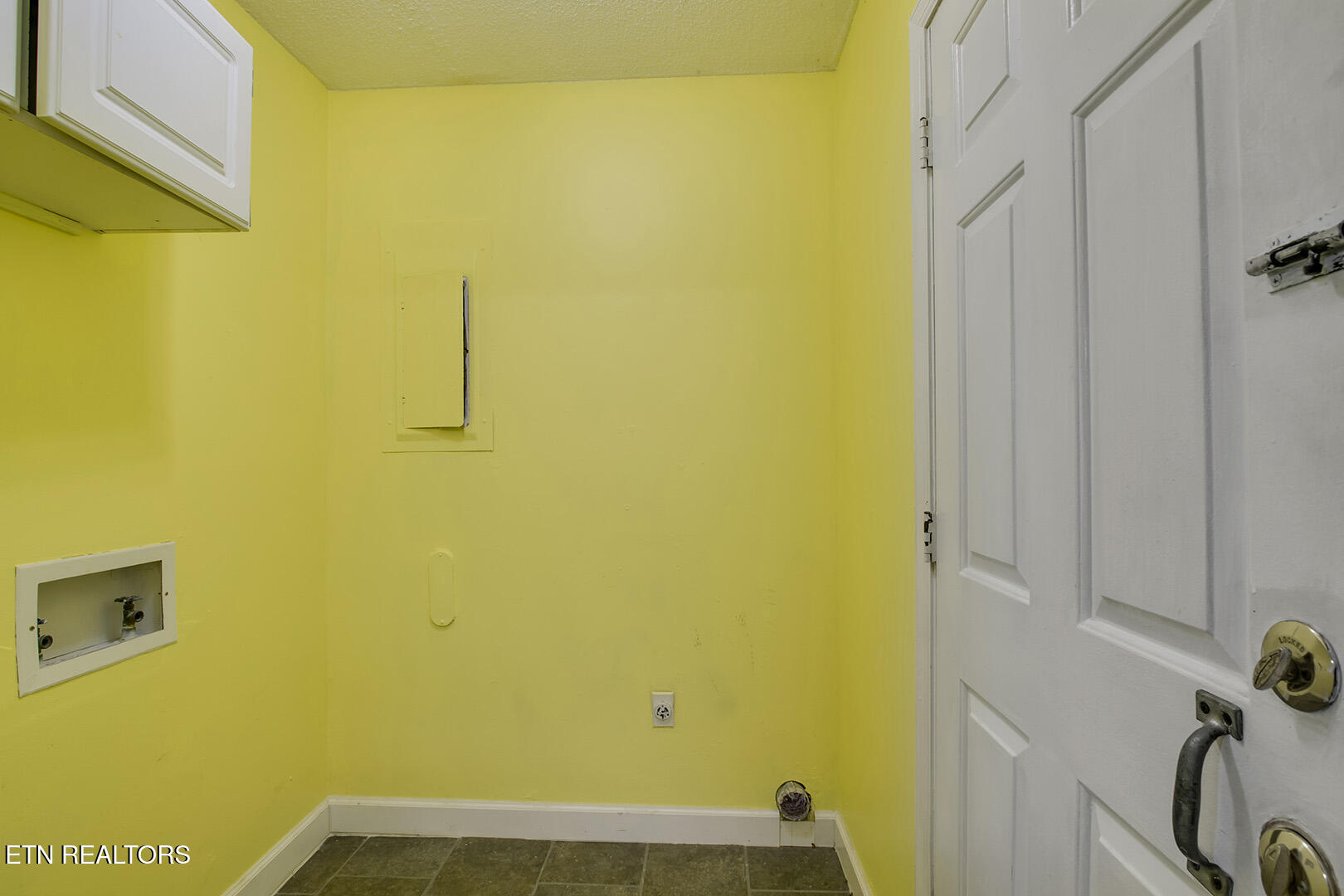 3701 Stephens Road Northeast Cleveland, TN 37312 - Photo 18 of 43 30_StephensRoadNE_3701_R_Laundry01