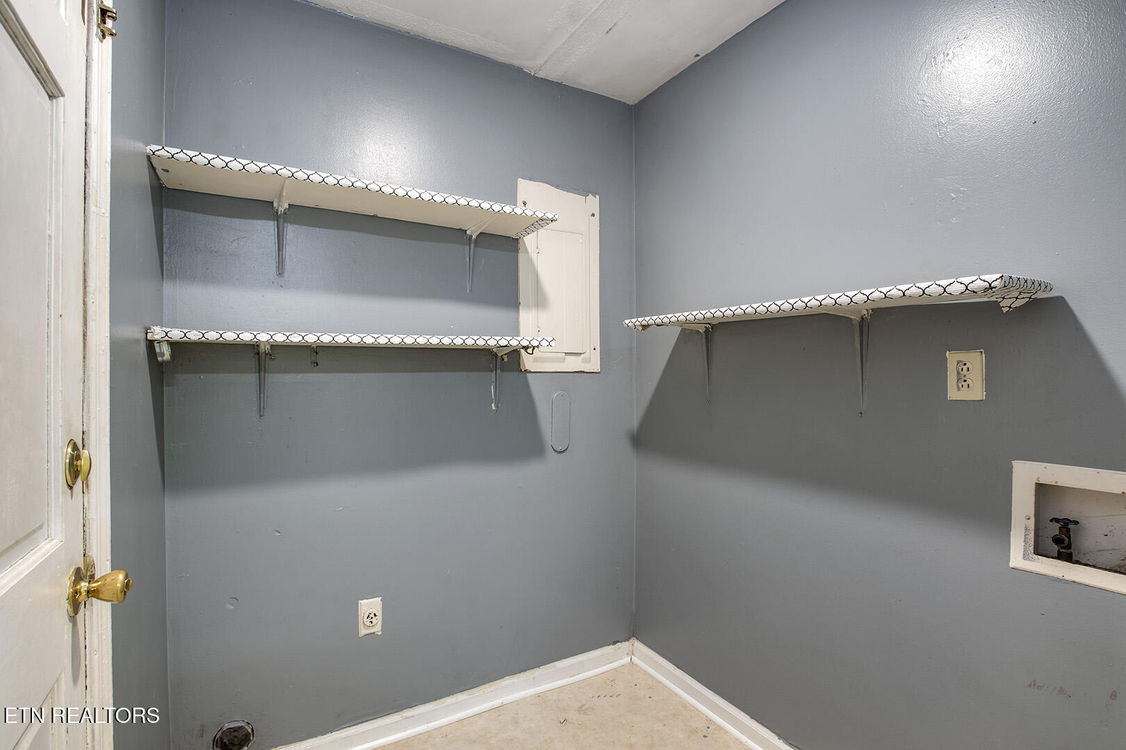 3701 Stephens Road Northeast Cleveland, TN 37312 - Photo 33 of 43 10_StephensRoadNE_3701_L_Laundry01