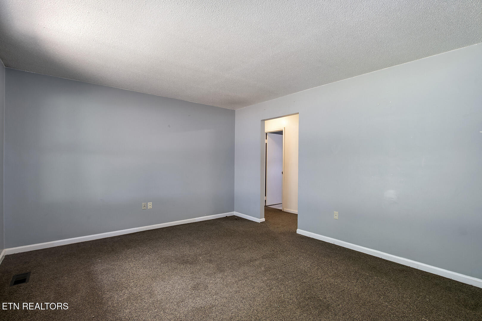 3701 Stephens Road Northeast Cleveland, TN 37312 - Photo 39 of 43 04_StephensRoadNE_3701_L_Living01