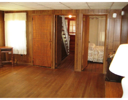 33 Spring Street Chicopee, MA 01013 - Photo 6 of 19 Gallery Image 6