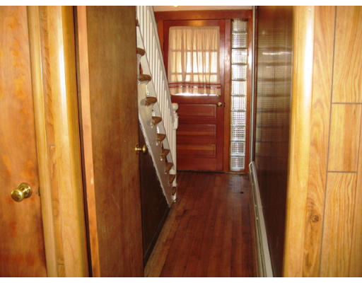 33 Spring Street Chicopee, MA 01013 - Photo 7 of 19 Gallery Image 7