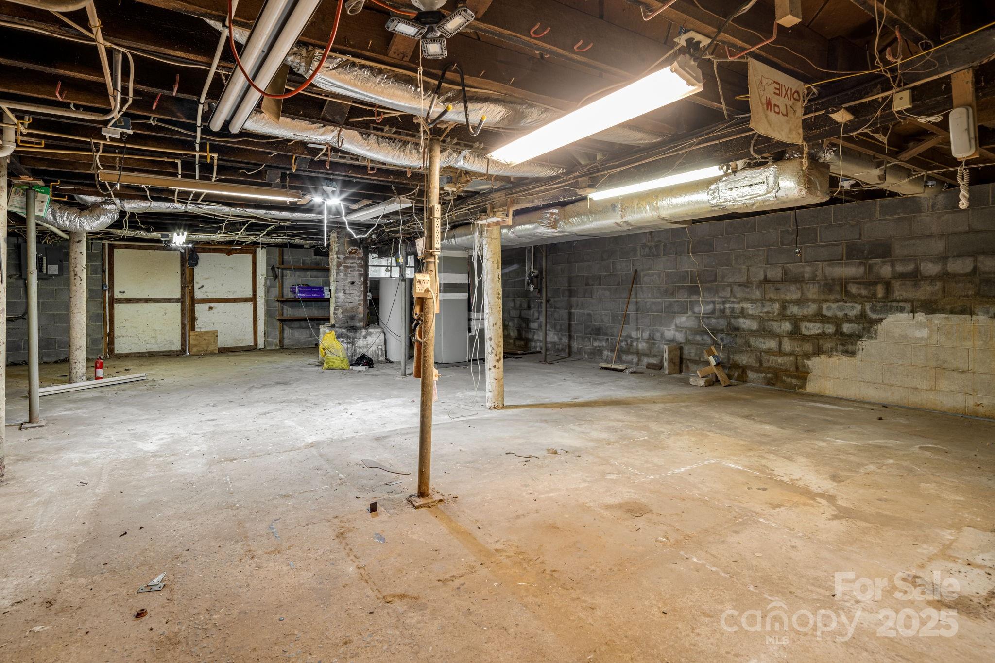 206 Rhododendron Drive Brevard, NC 28712 - Photo 27 of 36 a view of empty room