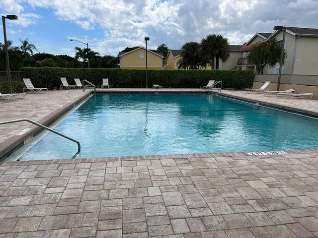 $2,500 | 423 Waterside Circle, Lake Worth, FL 33462