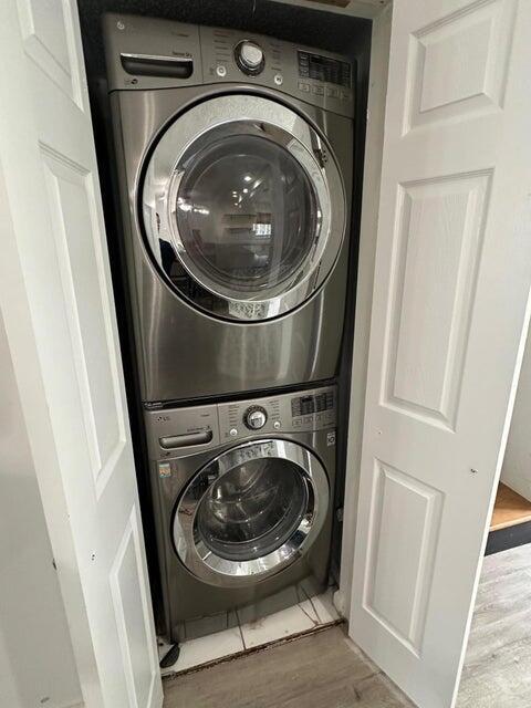 423 Waterside Circle Lake Worth, FL 33462 - Photo 8 of 21 a close up view of a washer and dryer