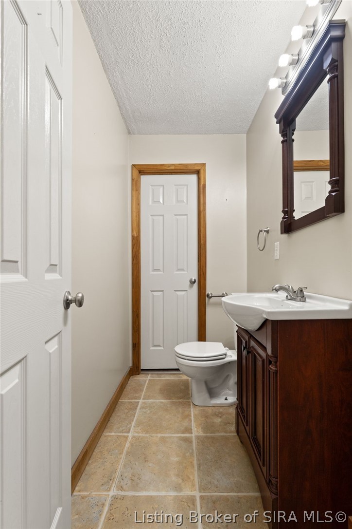 7368 West Relender Road Georgetown, IN 47122 - Photo 58 of 61 Half bath