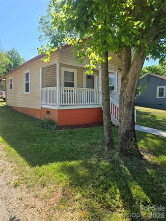 $177,500 | 207 South Caldwell Avenue, Newton, NC 28658