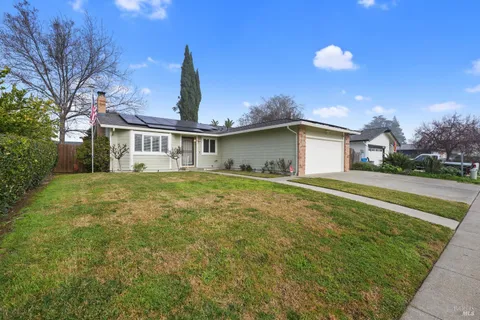 a front view of house with yard