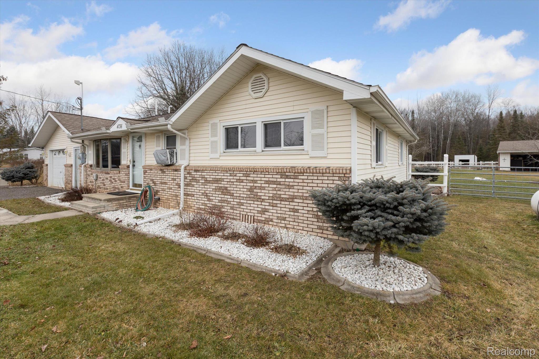 4736 Calhoun Road Beaverton, MI 48612 - Photo 4 of 55 Gallery Image 4