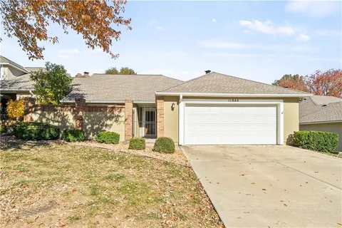 $325,000 | 11044 West 97th Circle, Overland Park, KS 66214