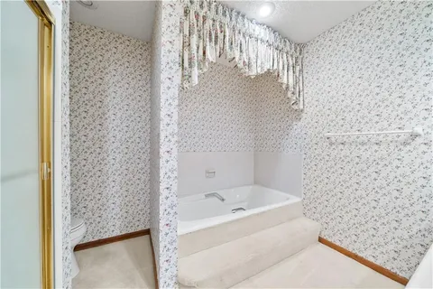 $325,000 | 11044 West 97th Circle, Overland Park, KS 66214