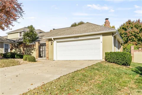 $325,000 | 11044 West 97th Circle, Overland Park, KS 66214