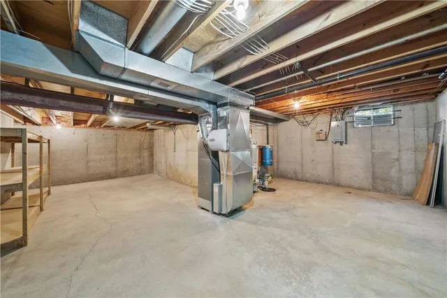 $325,000 | 11044 West 97th Circle, Overland Park, KS 66214