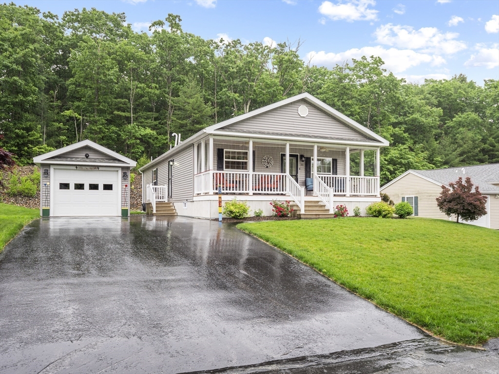 53 Ruby Road Gardner, MA 01440 - Photo 2 of 40 a front view of a house with garden