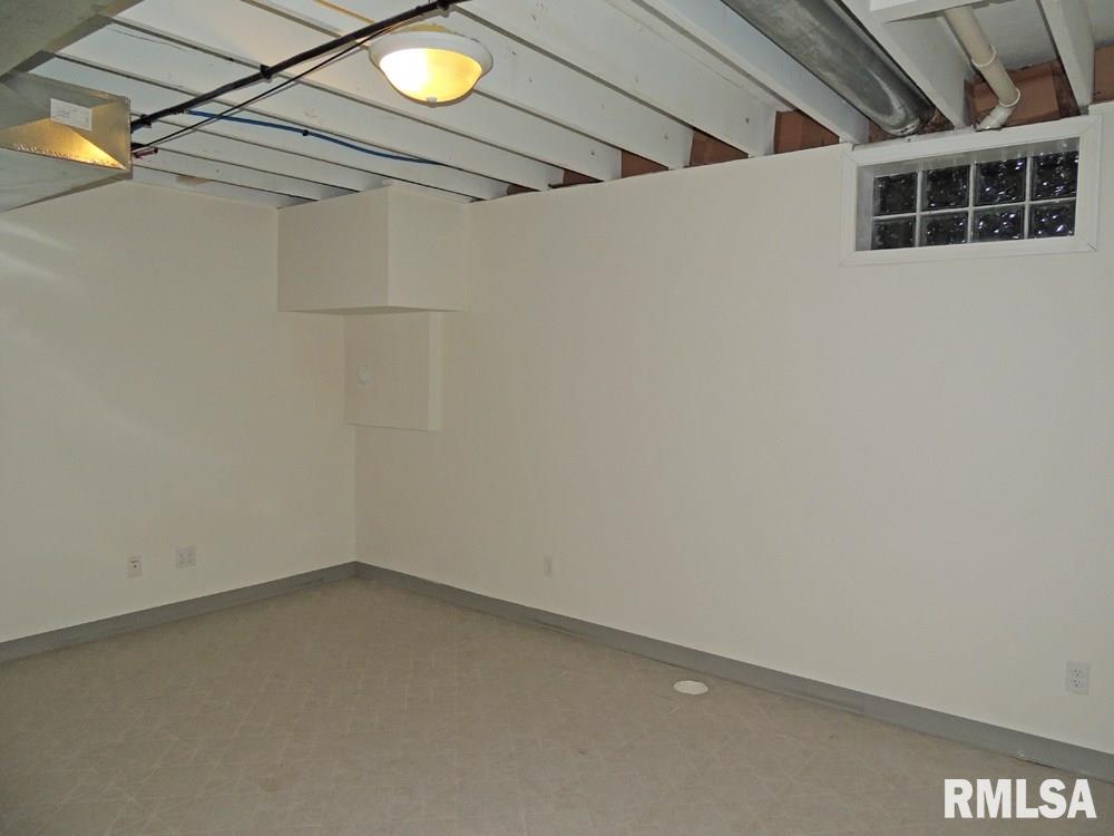613 Lost Grove Road Princeton, IA 52768 - Photo 17 of 24 Gallery Image 17
