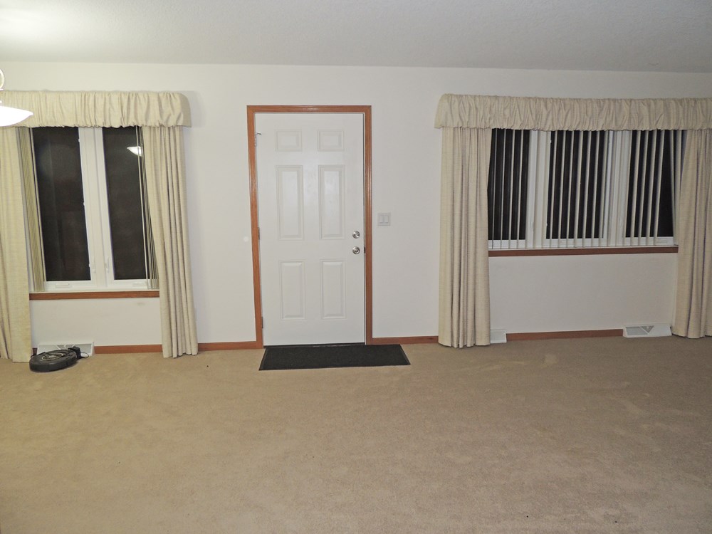 613 Lost Grove Road Princeton, IA 52768 - Photo 3 of 24 Gallery Image 3