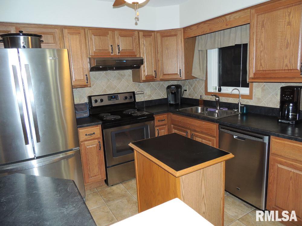 613 Lost Grove Road Princeton, IA 52768 - Photo 5 of 24 Gallery Image 5