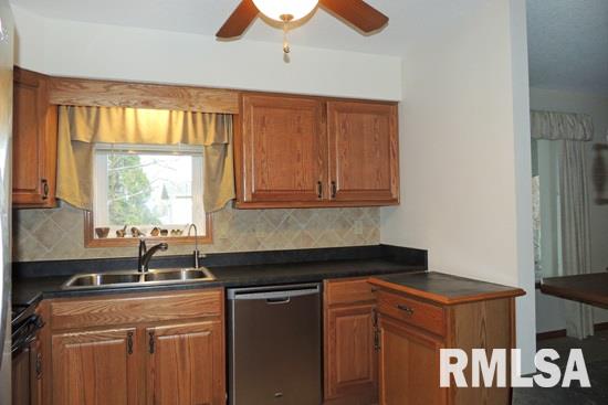 613 Lost Grove Road Princeton, IA 52768 - Photo 7 of 24 Gallery Image 7