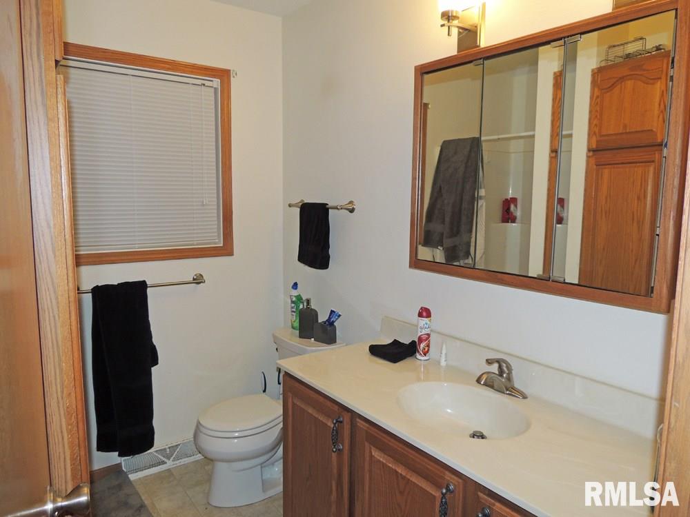 613 Lost Grove Road Princeton, IA 52768 - Photo 8 of 24 Gallery Image 8