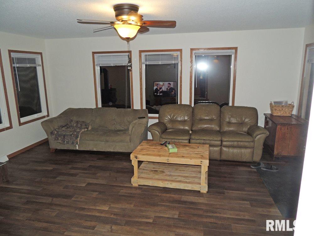 613 Lost Grove Road Princeton, IA 52768 - Photo 9 of 24 Gallery Image 9