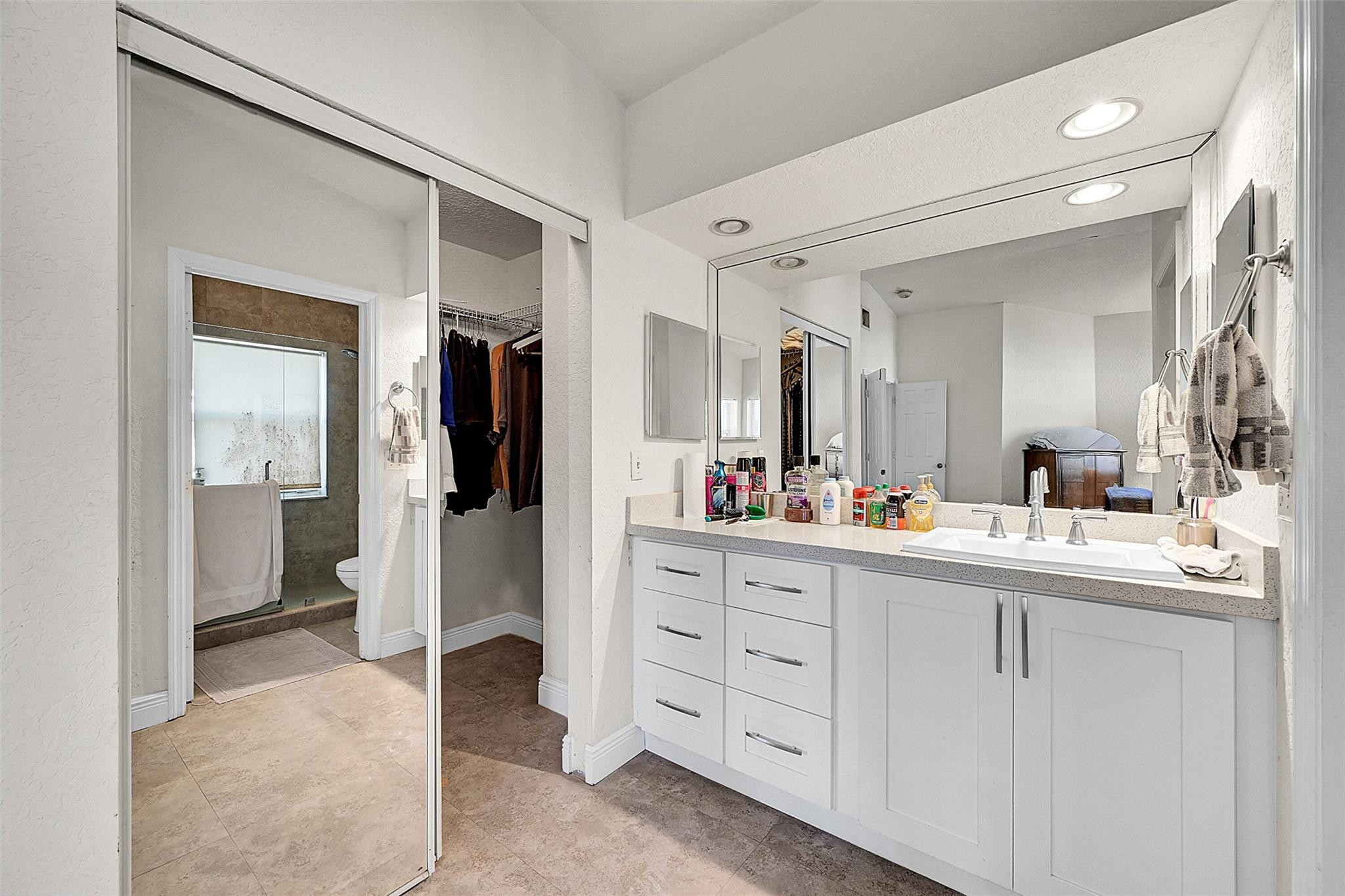 3585 Simms Street Hollywood, FL 33021 - Photo 14 of 52 Master bathroom