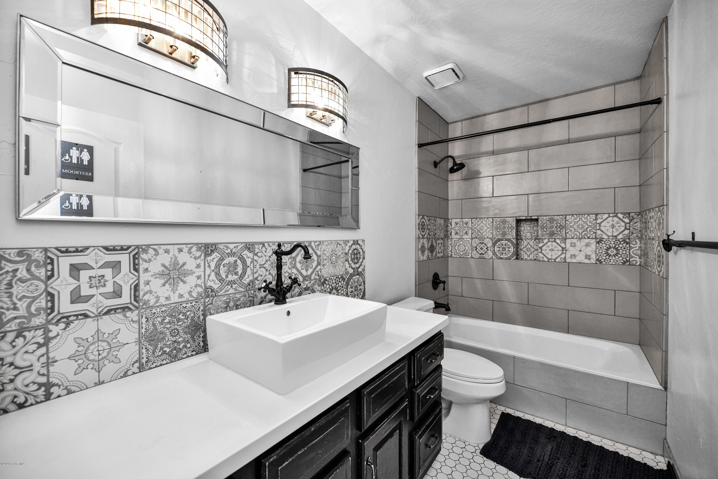 1924 Estrella Road Prescott, AZ 86305 - Photo 48 of 71 Bathroom 1 - upstairs