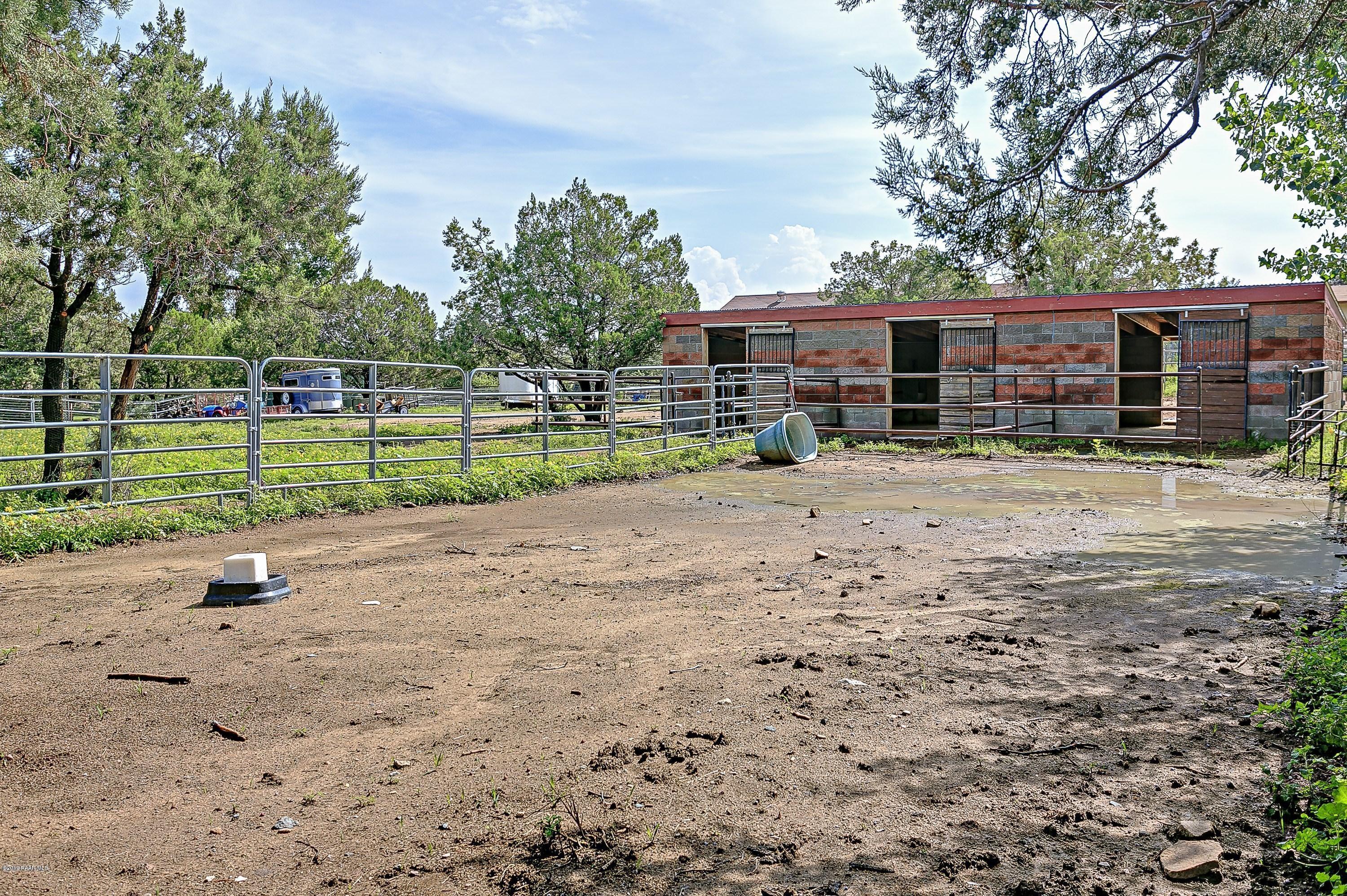 1924 Estrella Road Prescott, AZ 86305 - Photo 66 of 71 Horse facilities