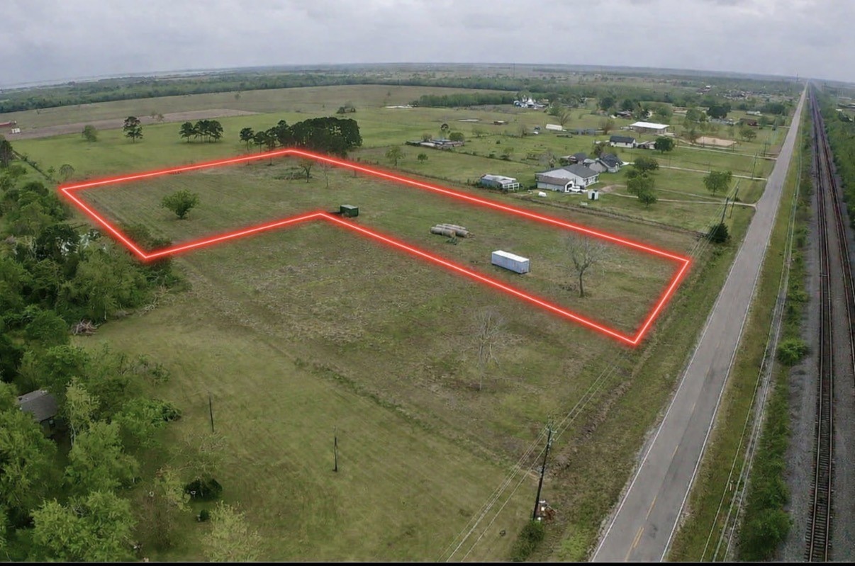 9715 County Road 171 Liverpool, TX 77577 - Photo 4 of 9