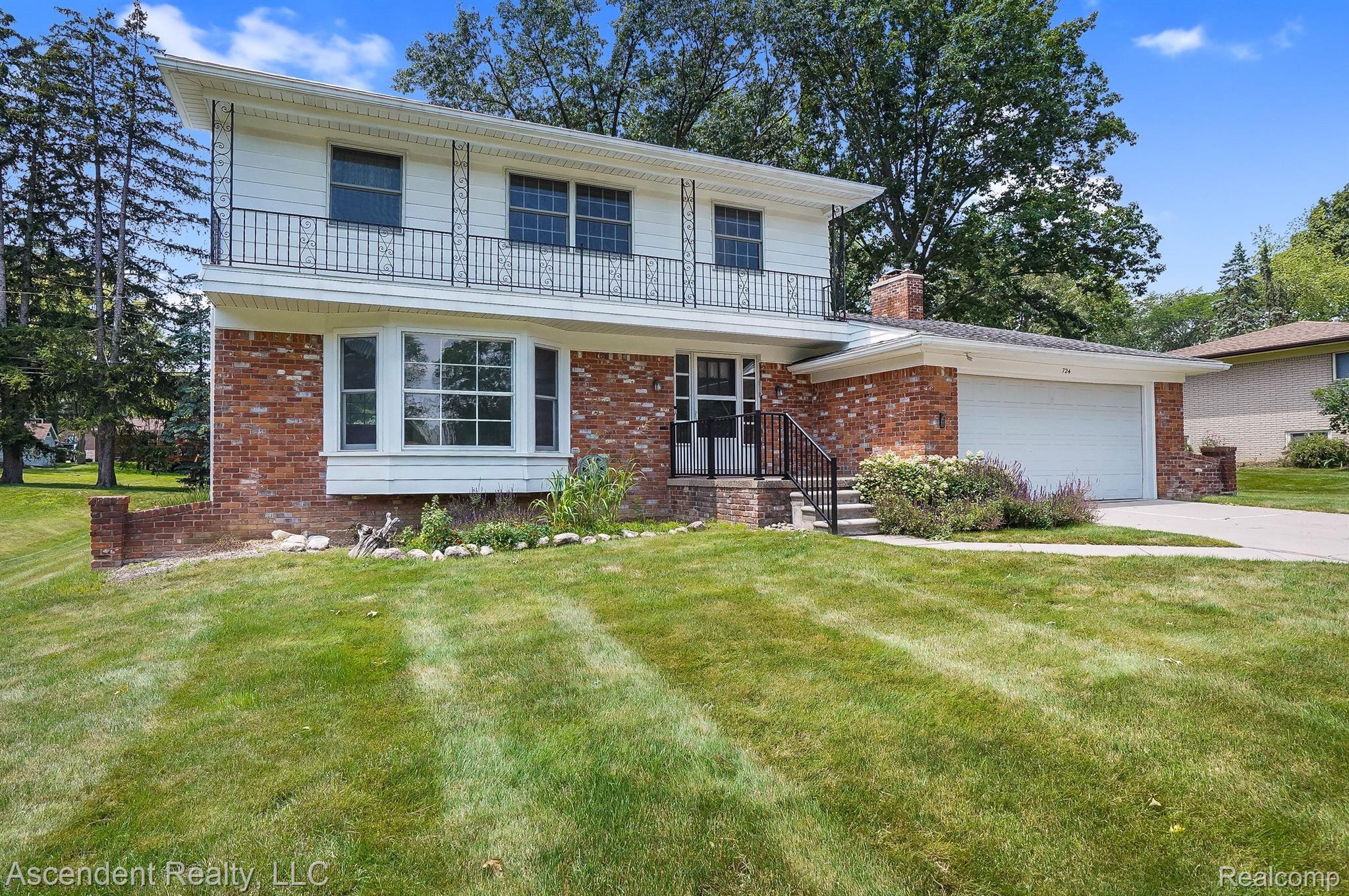 724 Wilwood Road Rochester, MI 48309 - Photo 23 of 26 Front Elevation