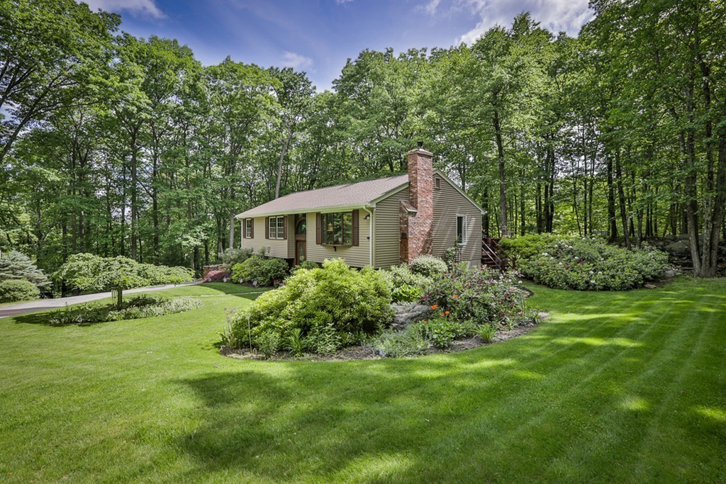 22 Hobbs Road Princeton, MA 01541 - Photo 2 of 27