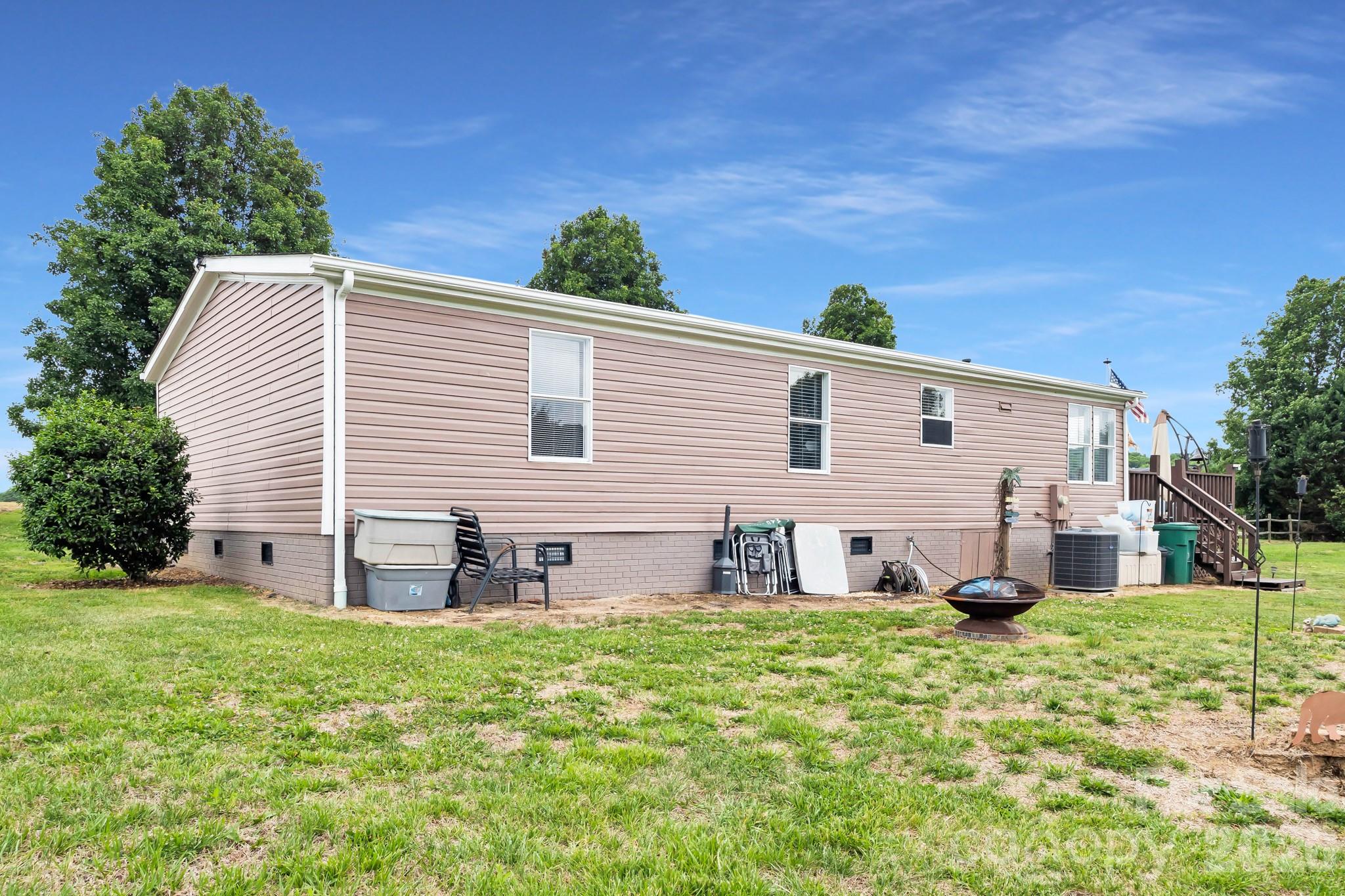 1677 Jennings Road Olin, NC 28660 - Photo 4 of 24