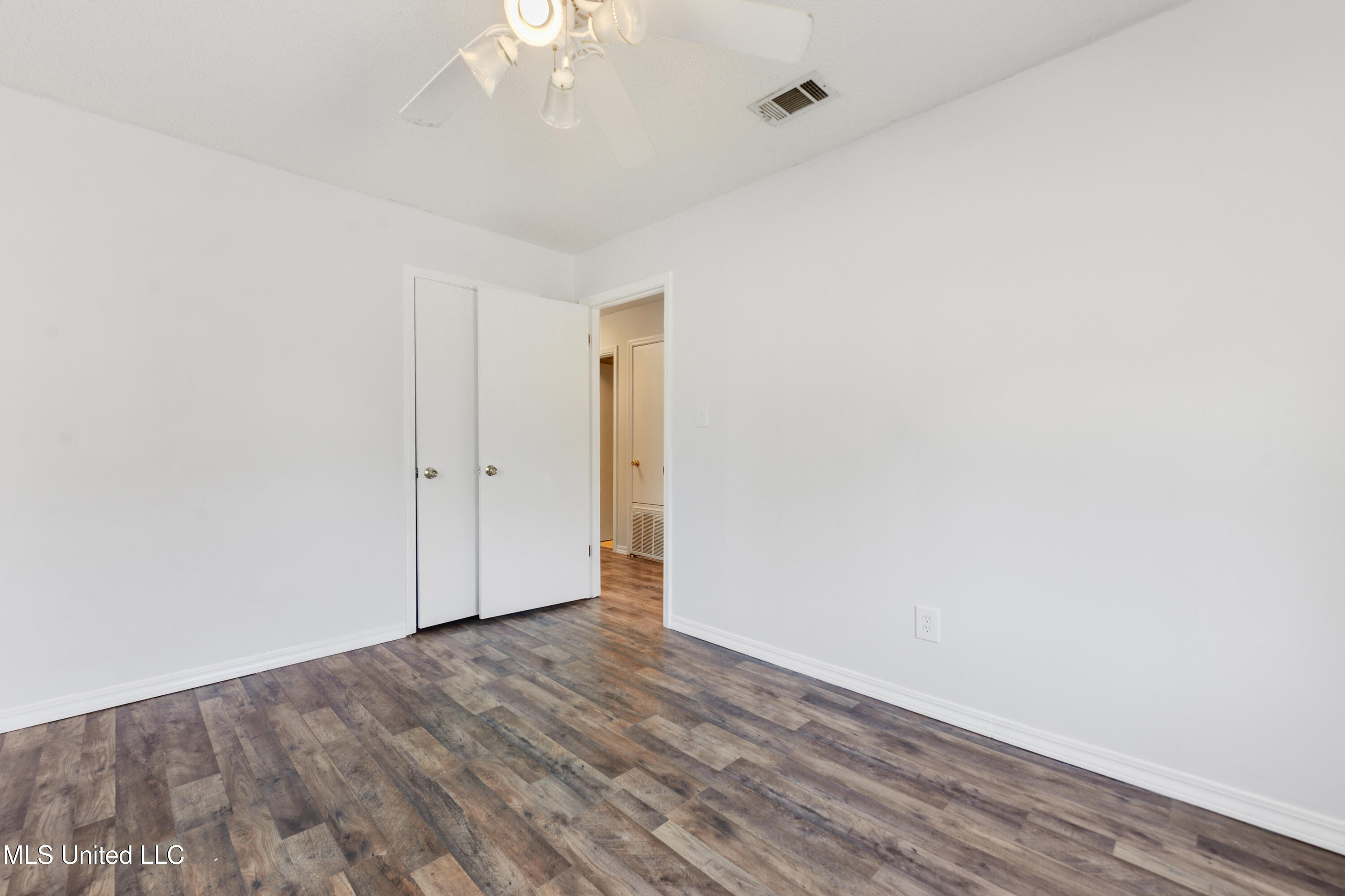 18023 Commission Road Long Beach, MS 39560 - Photo 11 of 22 015 (1)