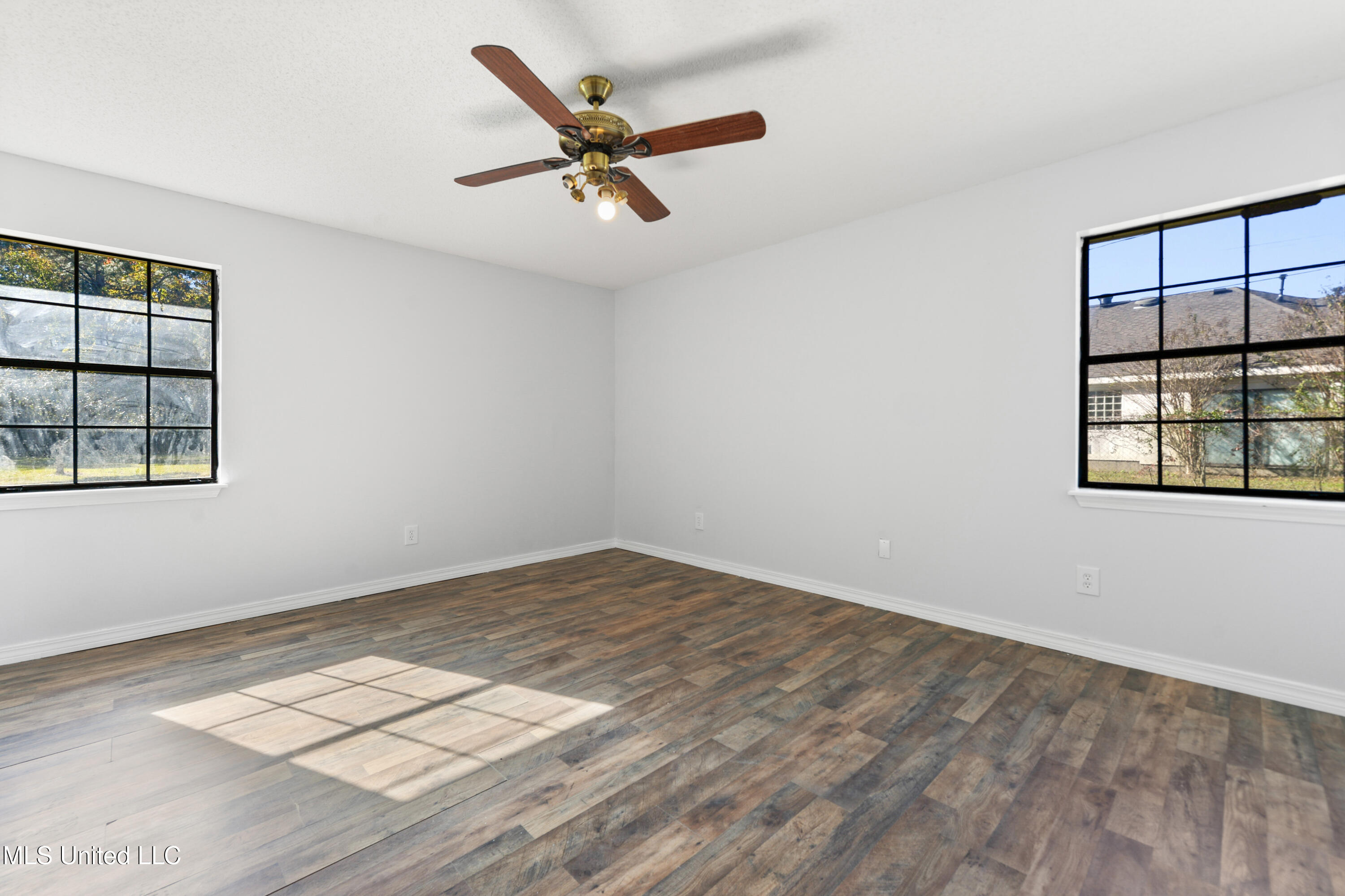 18023 Commission Road Long Beach, MS 39560 - Photo 12 of 22 011 (1)