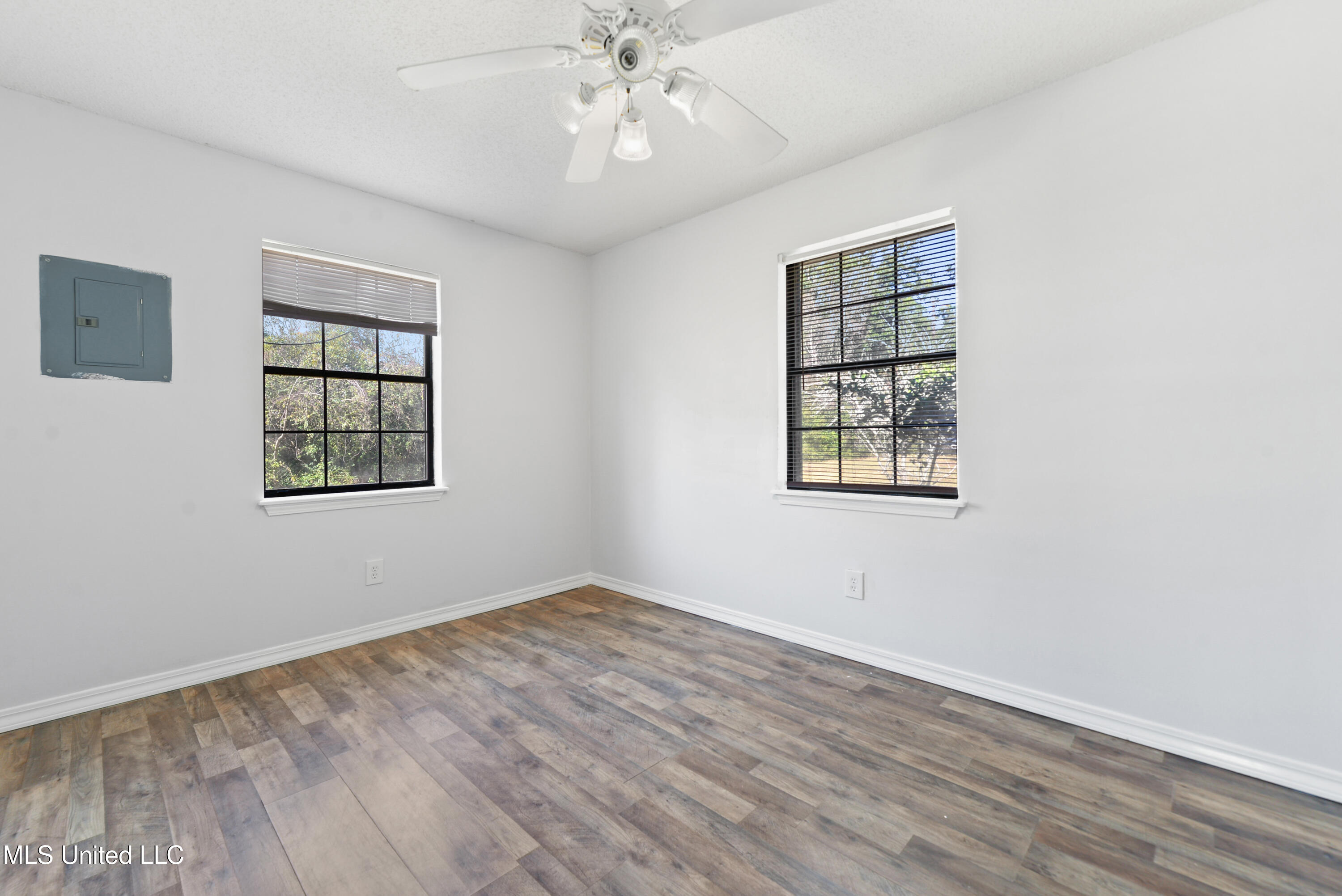 18023 Commission Road Long Beach, MS 39560 - Photo 15 of 22 014 (1)