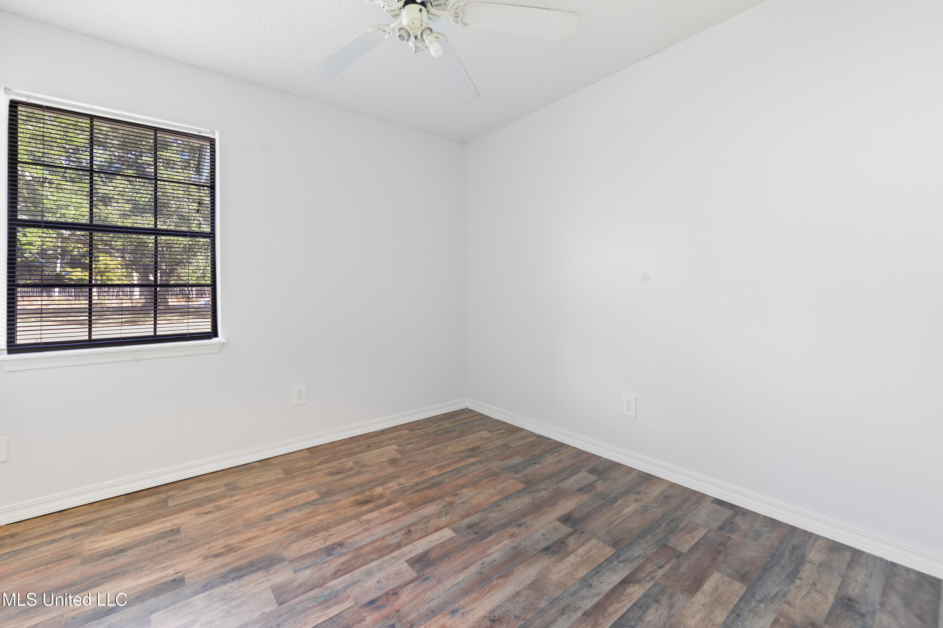 18023 Commission Road Long Beach, MS 39560 - Photo 17 of 22 016 (1)