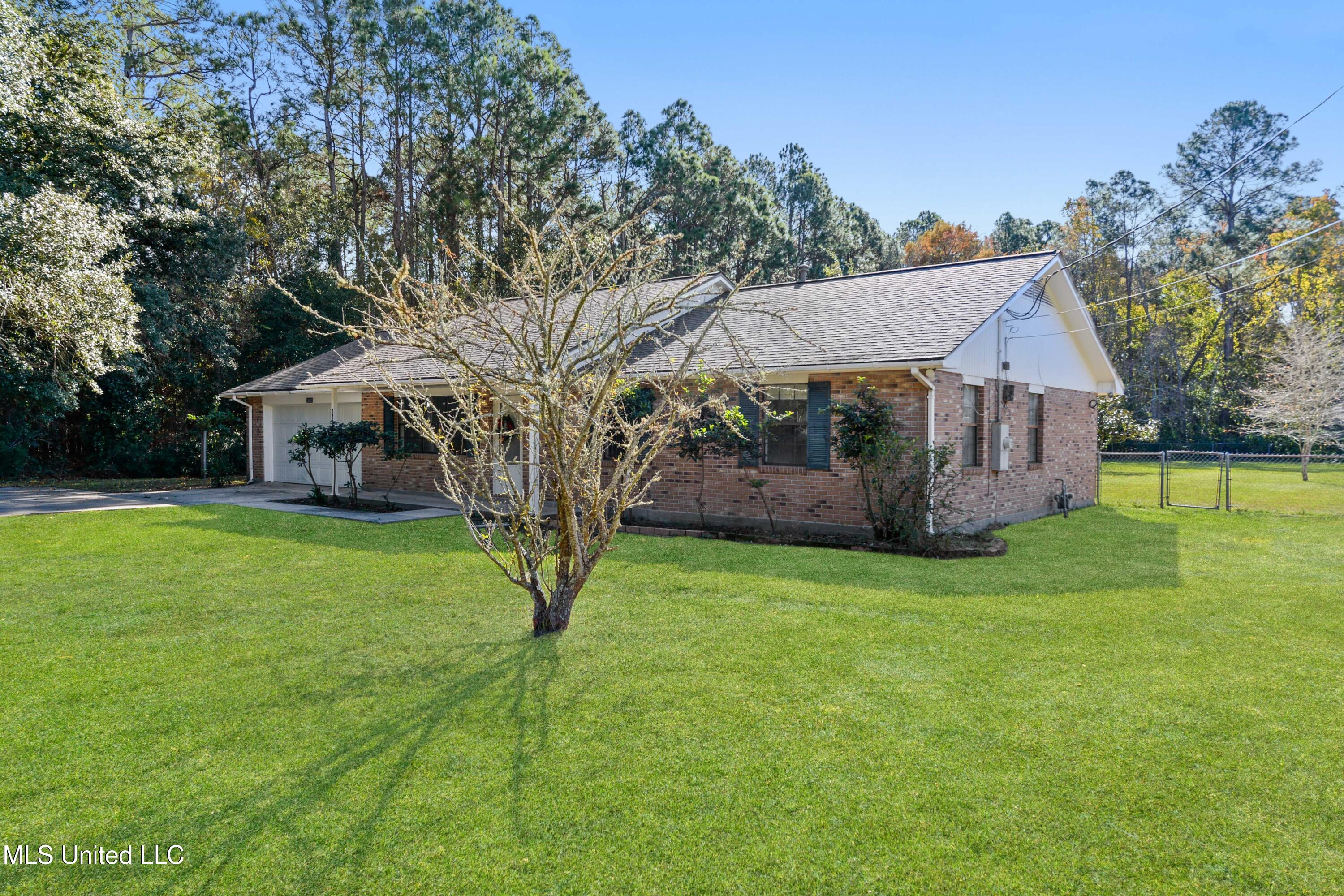 18023 Commission Road Long Beach, MS 39560 - Photo 2 of 22 002 (1)