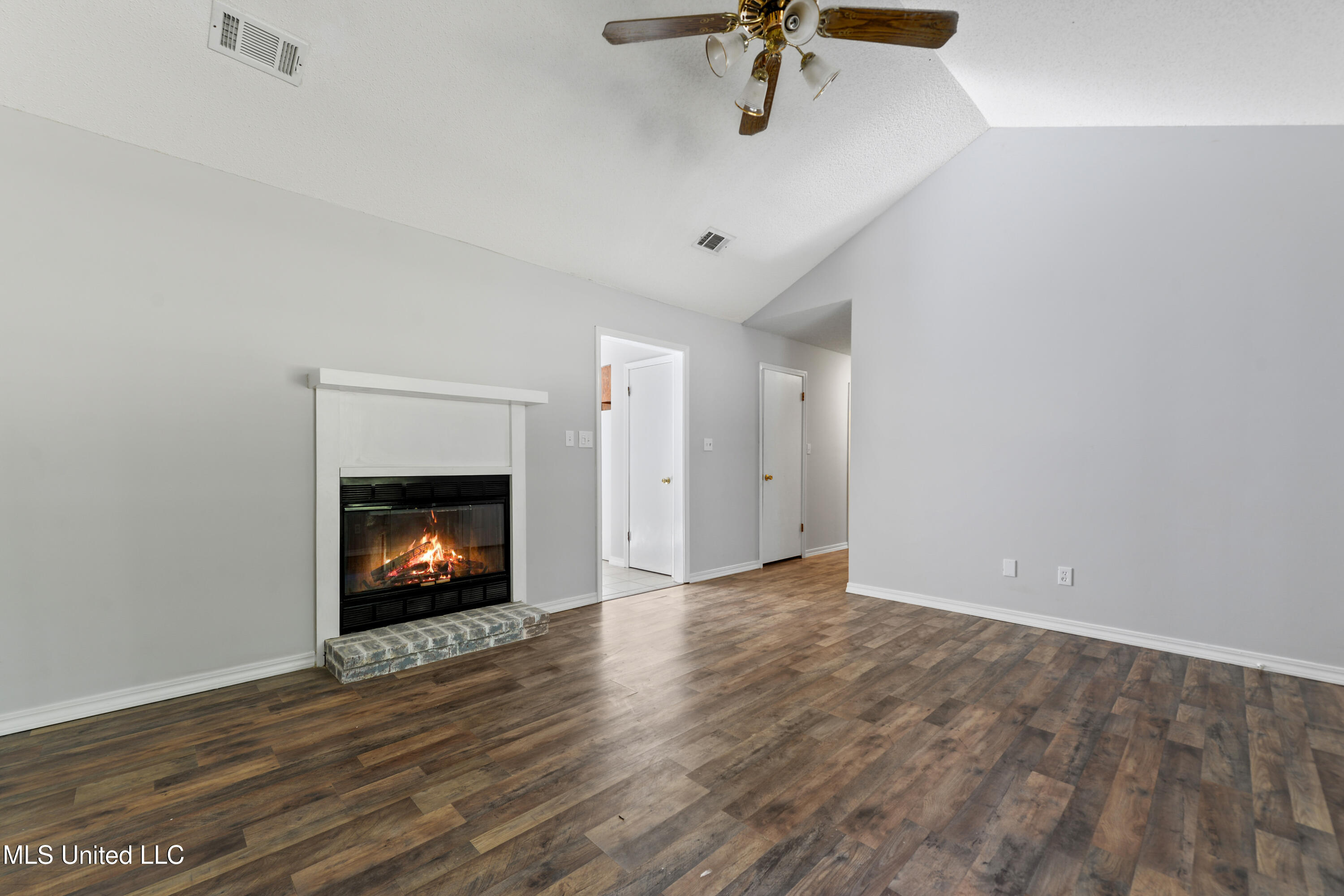 18023 Commission Road Long Beach, MS 39560 - Photo 3 of 22 004 (1)