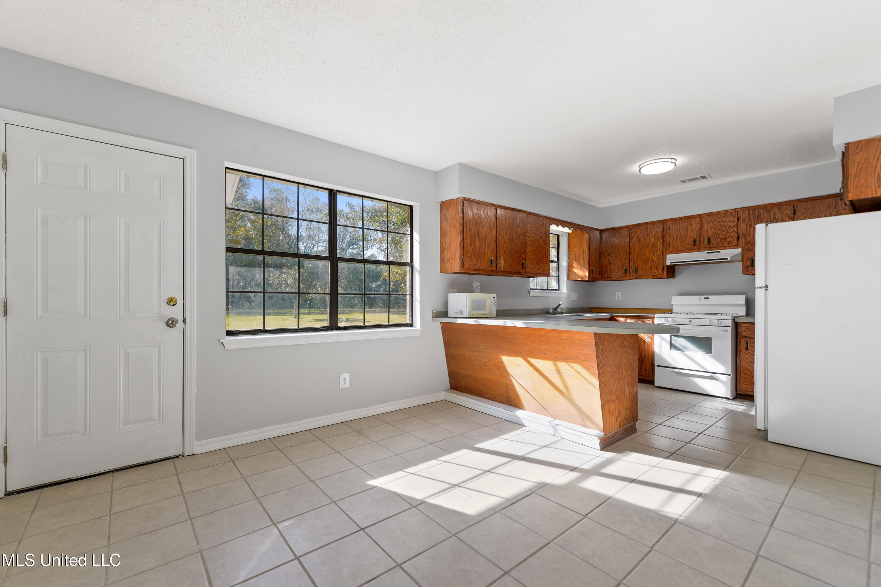 18023 Commission Road Long Beach, MS 39560 - Photo 8 of 22 IMG_4699