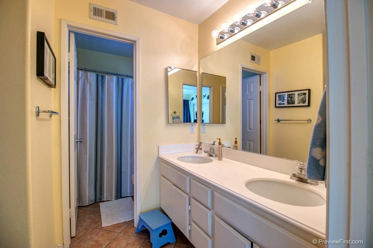 11334 Village Ridge Road San Diego, CA 92131 - Photo 18 of 24 Gallery Image 18