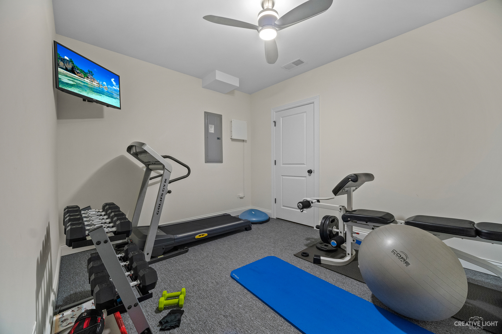 601-1 Harger Road Oak Brook, IL 60523 - Photo 26 of 29 a view of a room with gym equipment