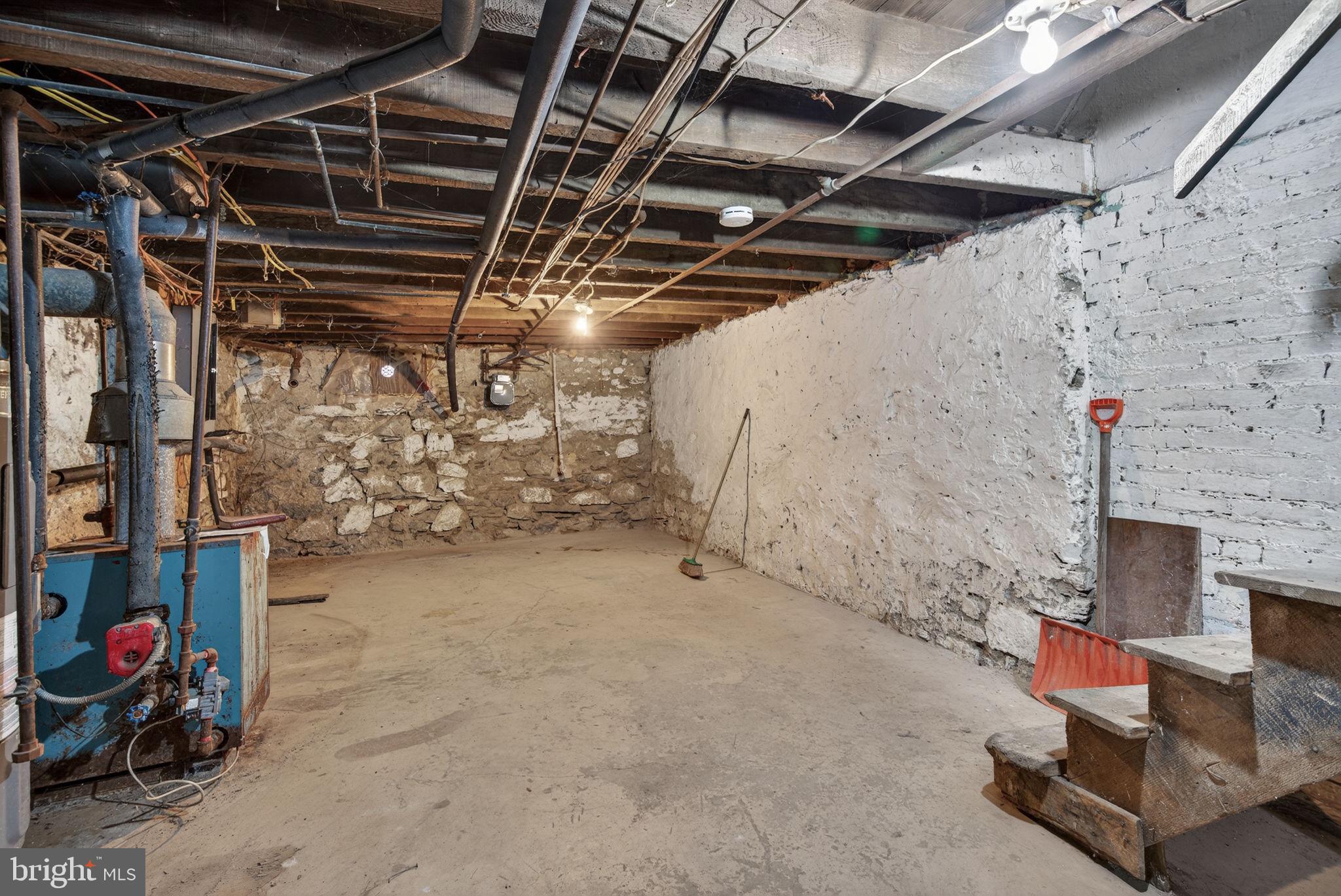 527 Locust Street Lancaster, PA 17602 - Photo 24 of 31