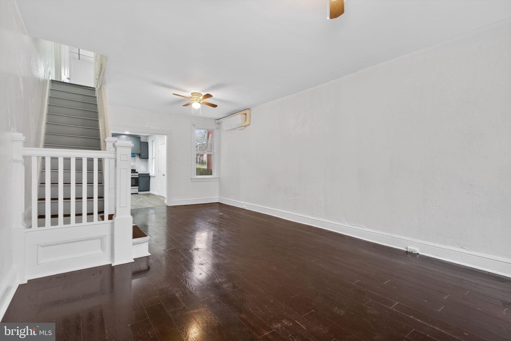 527 Locust Street Lancaster, PA 17602 - Photo 3 of 31