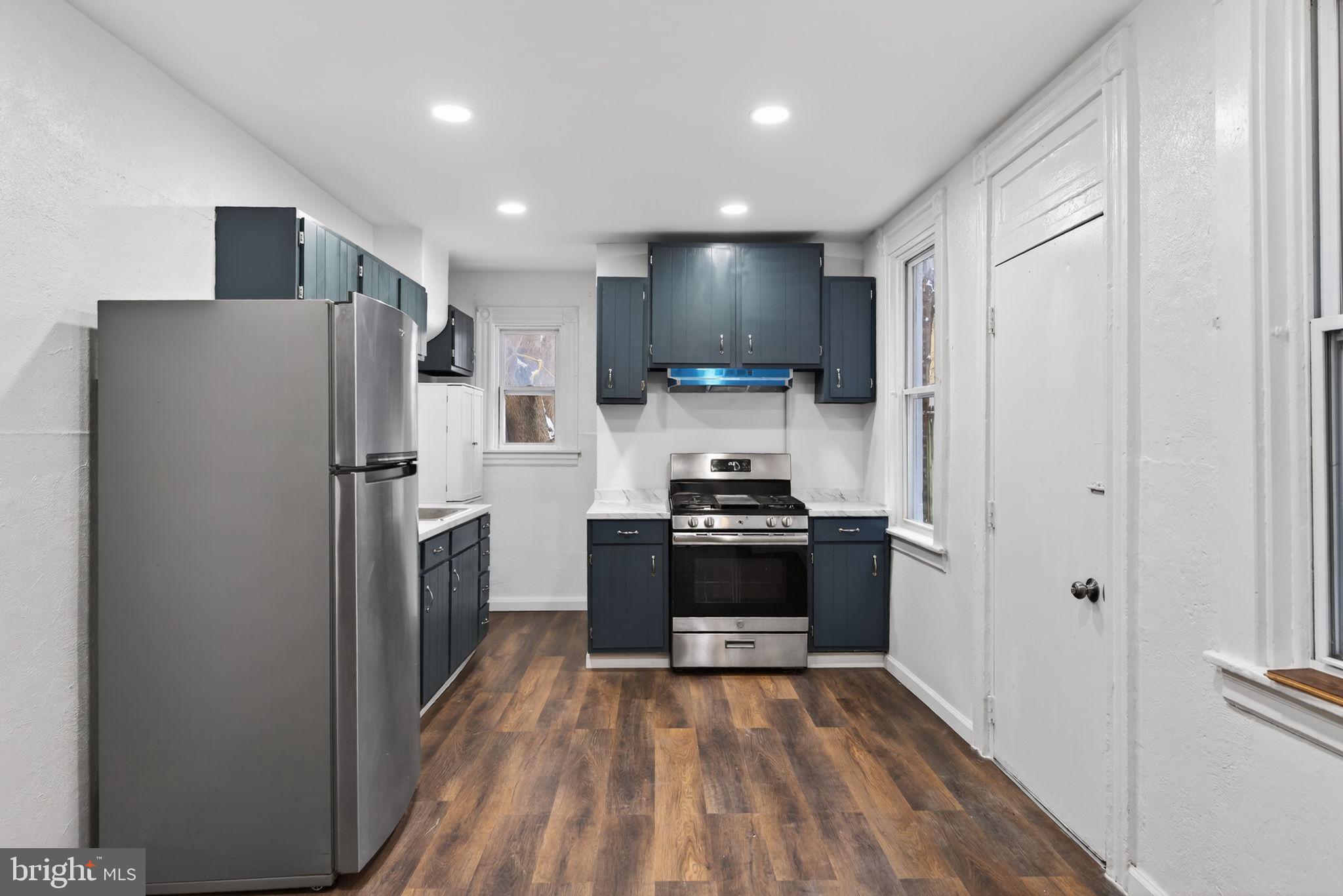 527 Locust Street Lancaster, PA 17602 - Photo 8 of 31