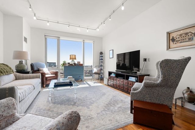 $1,775,000 | 500 Atlantic Avenue, Unit 18L, Boston, MA 02210