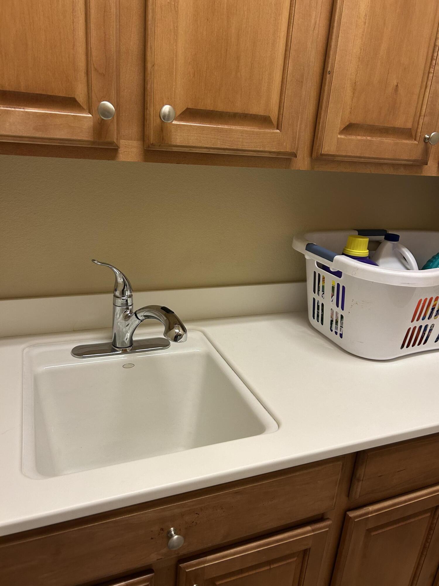 81602 Avenida Alturas Indio, CA 92203 - Photo 24 of 31 a close view of sink and tap