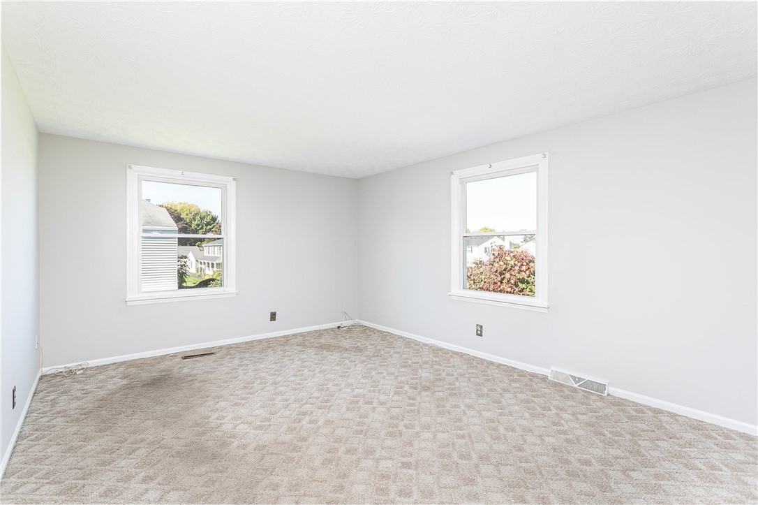 8 Clearfield Drive Webster, NY 14580 - Photo 11 of 23